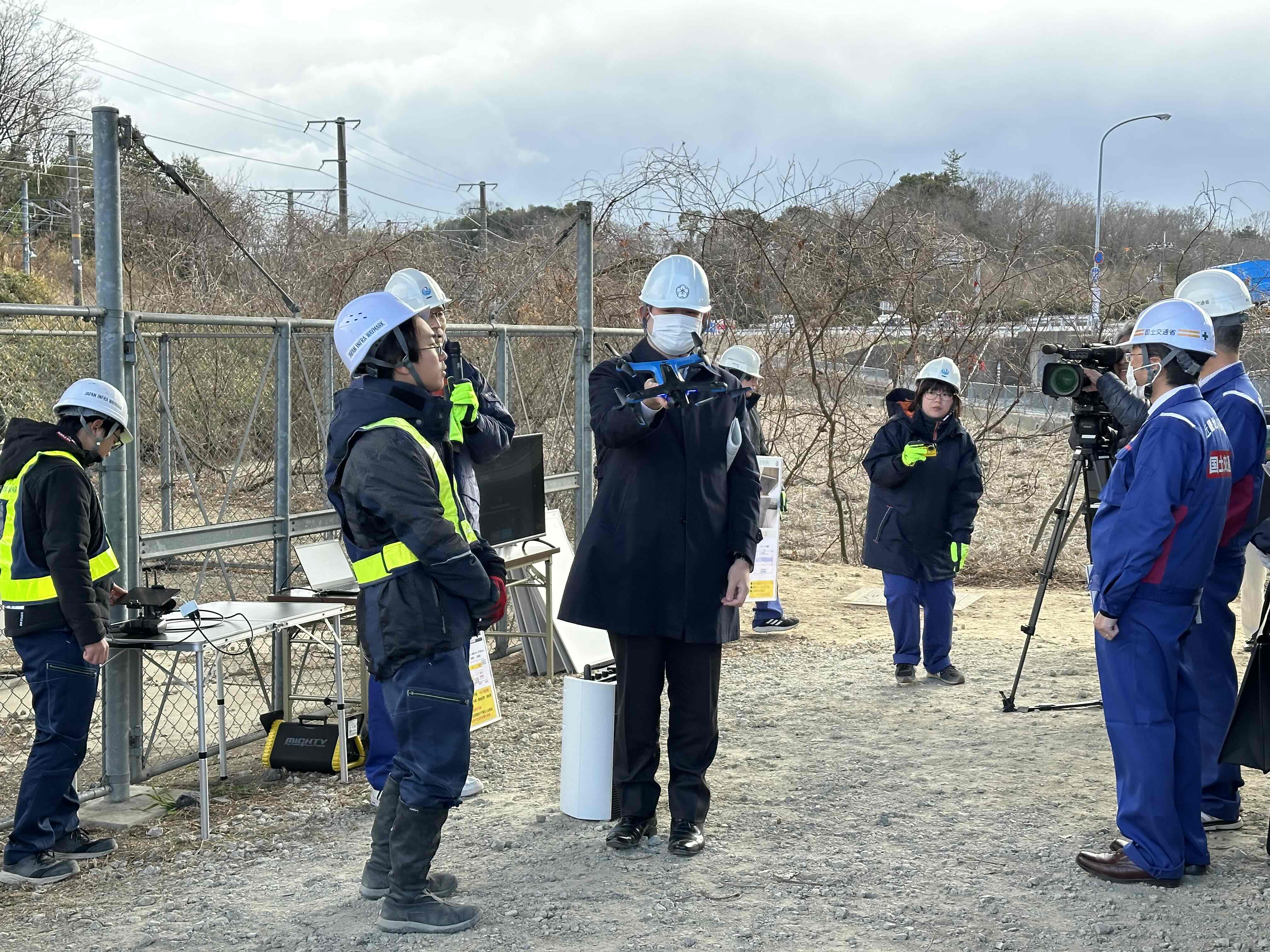 橋梁点検「新技術活用」の現場デモ(平城大橋)