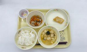 9月9日古都ならの日【ご飯・奈良なすとかしわの照り煮・かれいのから揚げ・ふのみそ汁】