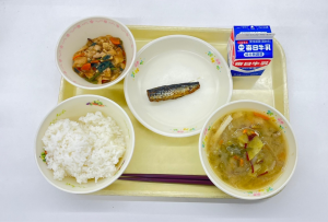 R6.12.12　ご飯・牛乳・じぶ煮・いわしのかんろ煮・めった汁