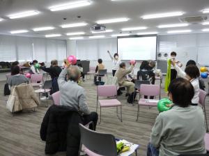 ボールを使ったトレーニングの様子