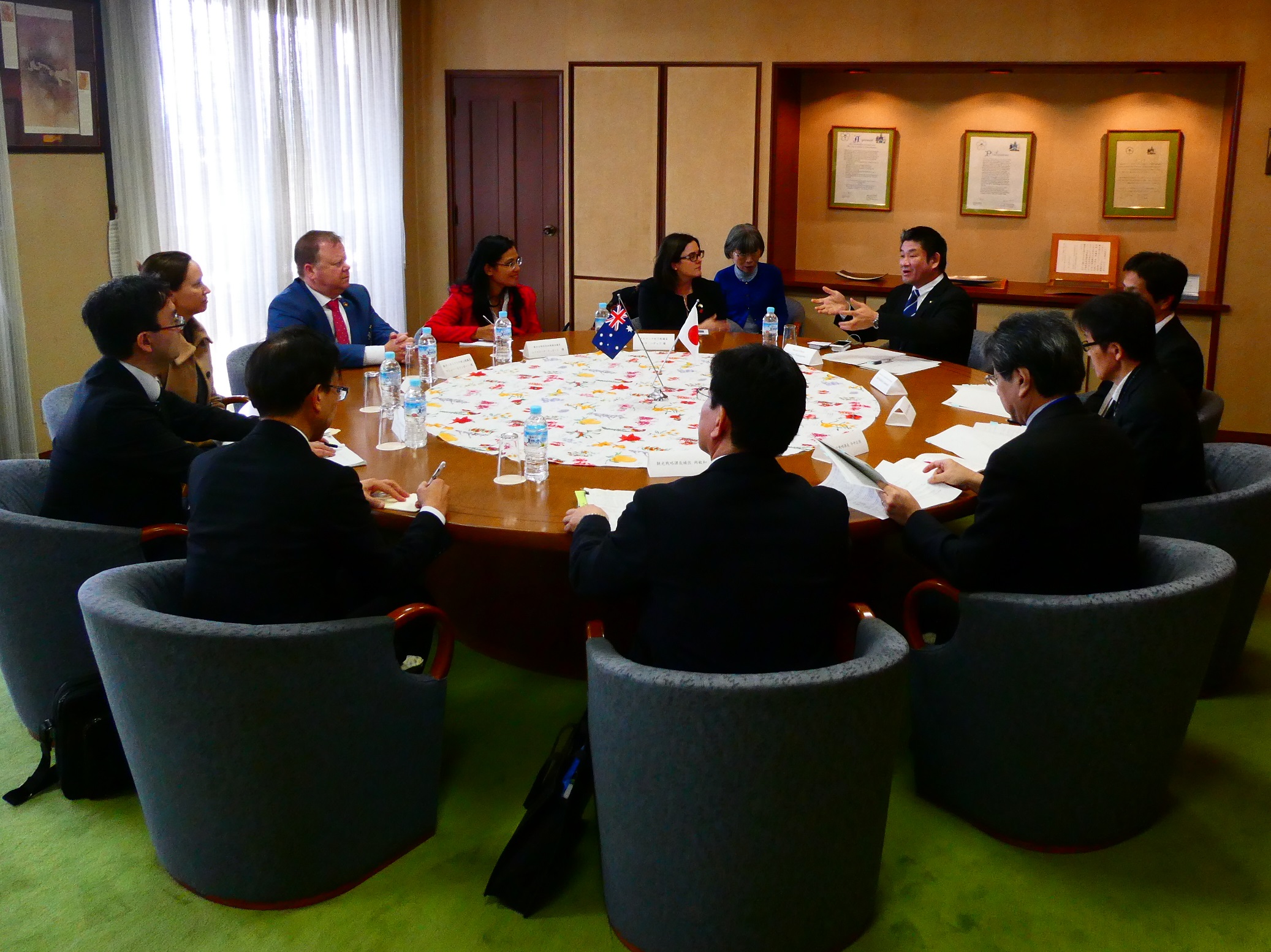 豪州若手政治家一行市長表敬訪問の画像