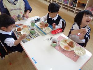 給食の様子4