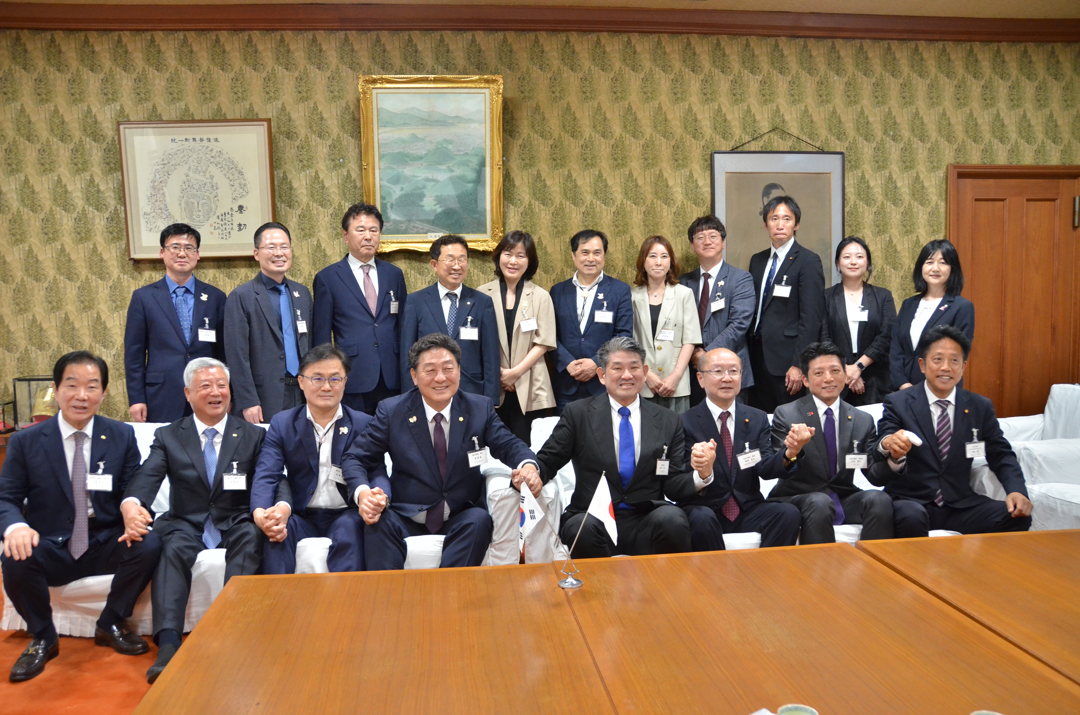 慶州市親善使節団一行 表敬訪問