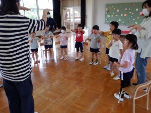 佐保幼　6月英語で遊ぼう2