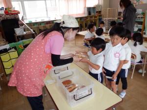 佐保幼　パンの日7月