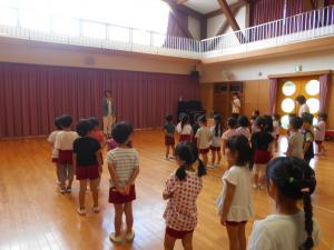 1学期の終業式に参加しています