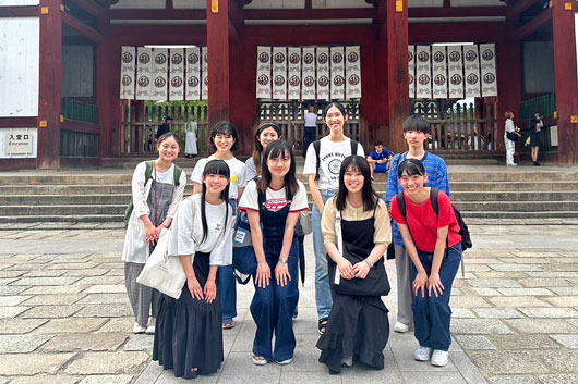 奈良学生ガイドの部員の写真