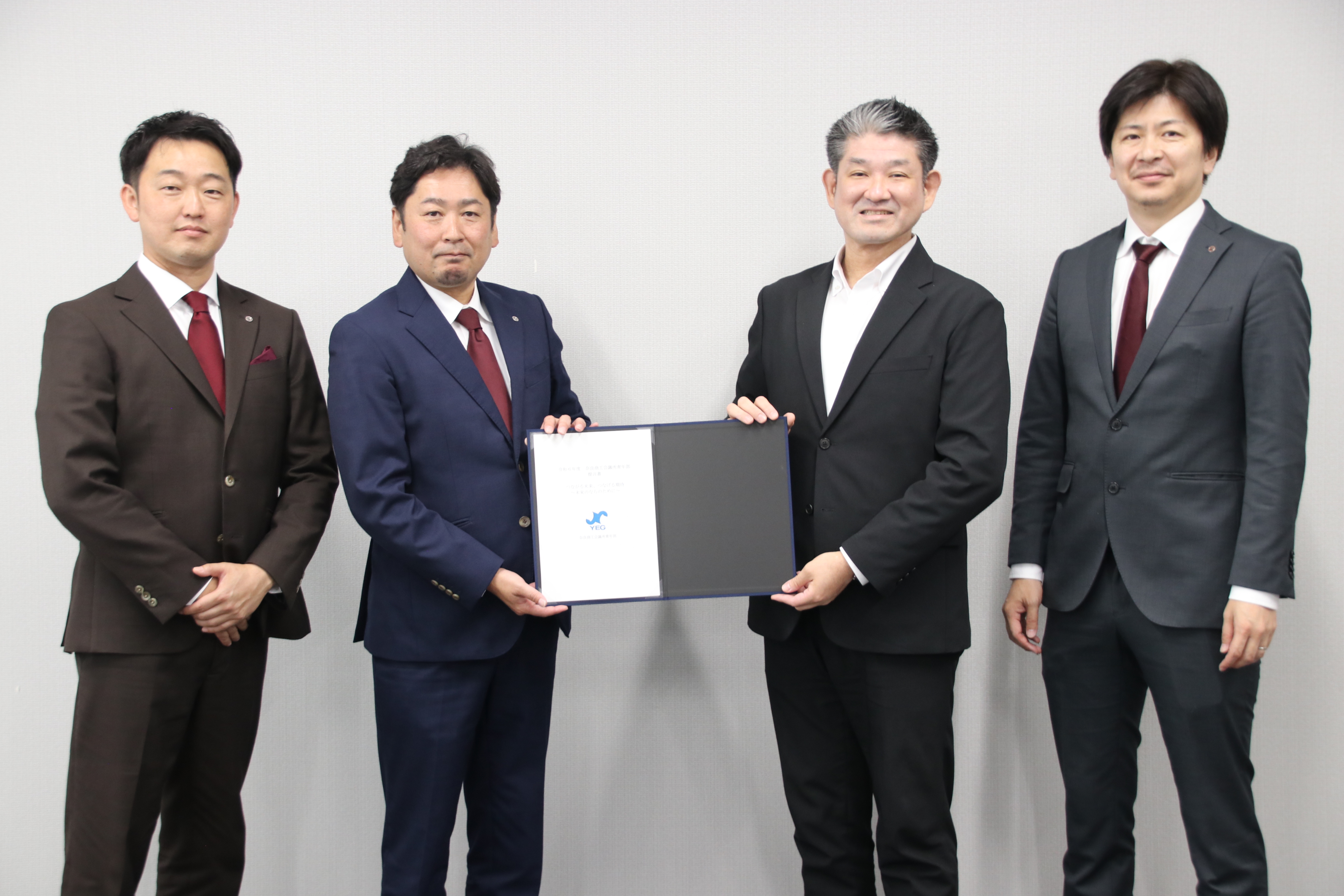 奈良商工会議所青年部 ​政策提言書手交式 