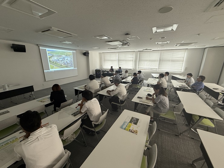 滋賀県守山市のもりやまエコパーク環境センターの視察の様子1