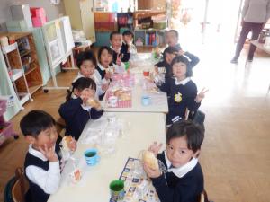 佐保幼　11月パンの日