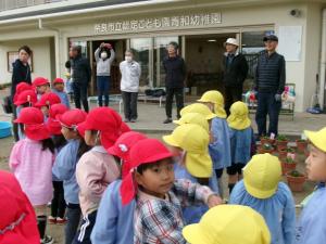 地域の方に挨拶