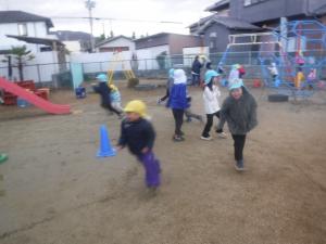 鬼ごっこ
