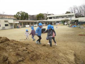 築山を登ろう