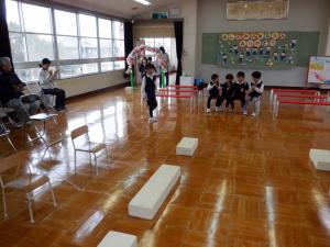 佐保幼　修了証書授与式予行2