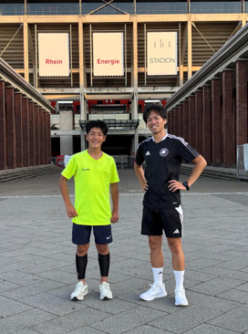 通訳をしてくれた方とツーショット写真