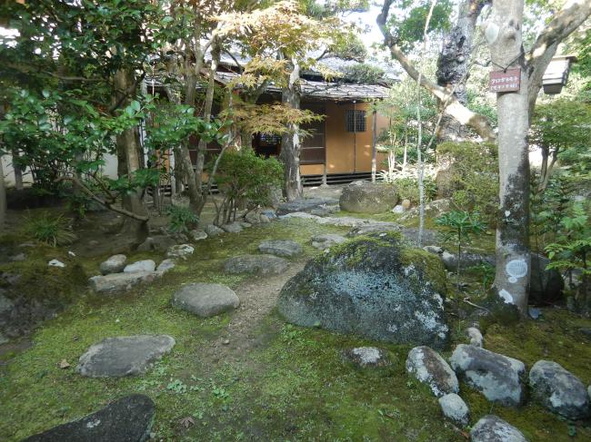 志賀直哉旧居庭園(中庭)