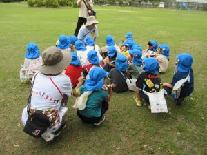 公園で話を聞いています