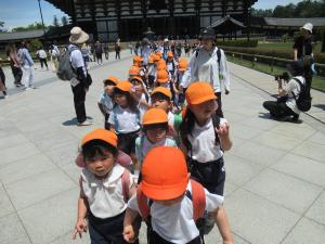 頑張って歩いているよ