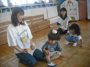 お手玉で遊んでいるところ