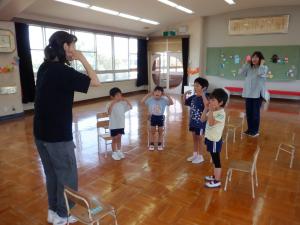 佐保幼　6月英語で遊ぼう2