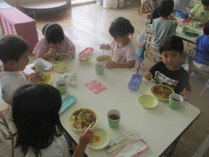 給食に育てた野菜を入れてもらいました