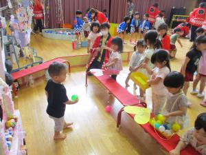 玉入れ楽しんでくれています