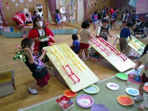 評議員さんと一緒に楽しむ３歳児