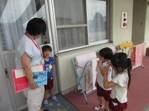 お別れを惜しむ