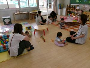 ０歳児　自由遊び