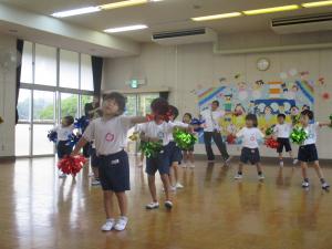 ZOOの曲に合わせて踊るよ