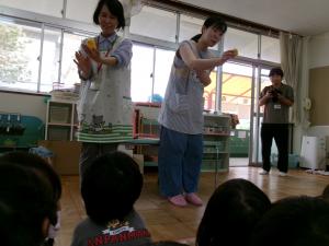 移動図書バス