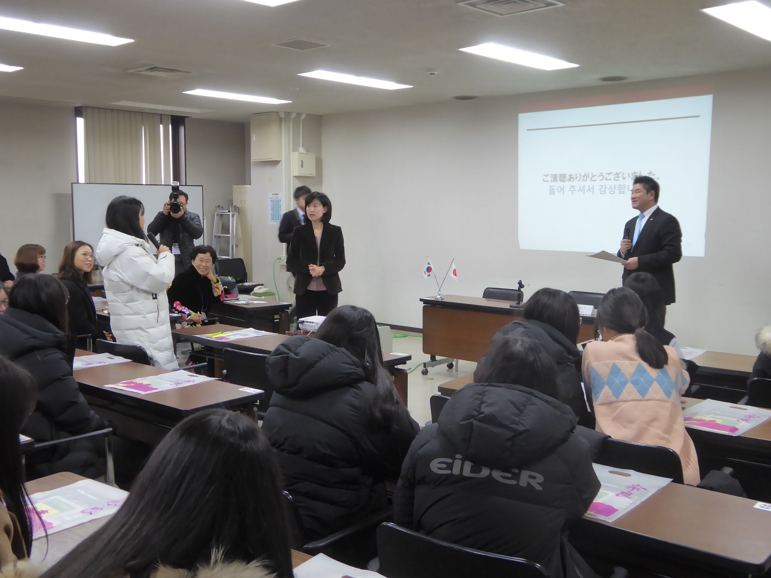 慶州女子中学生表敬訪問の画像
