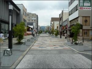 無電柱化整備事例の画像（三条線）