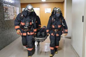 担架による救助